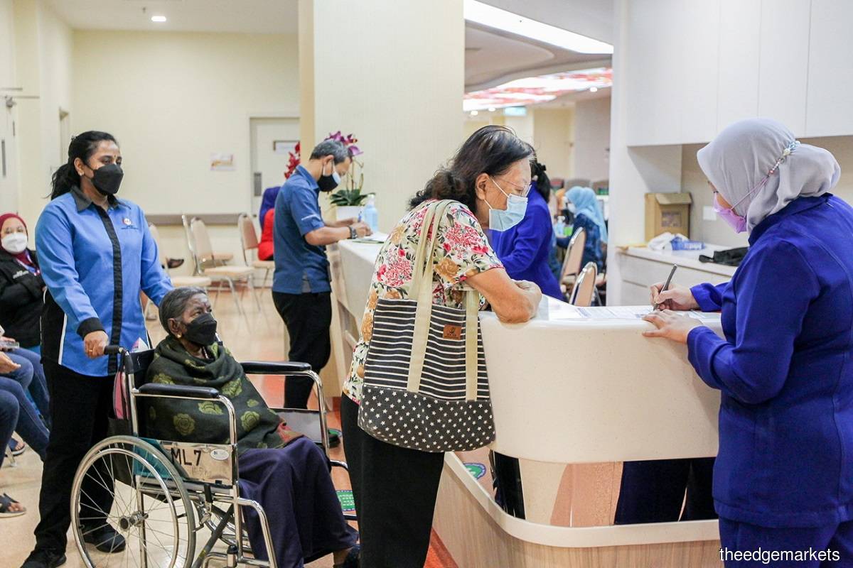 Covid19 vaccination 52.3 of Malaysian adults boosted as of Feb 4